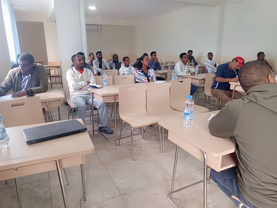 የባሕር ዳር ዩኒቨርሲቲ ስፖርት አካዳሚ ከመምህራንና አስተዳደር ሰራተኞች ጋር ውይይት አካሄደ